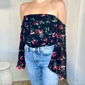 Tobi Off-Shoulder Bell Sleeve Floral Rose Print Top | Small